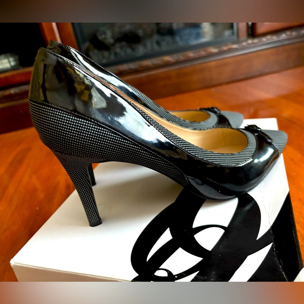 Nine West Black and White Janiel Pumps Heels 9M